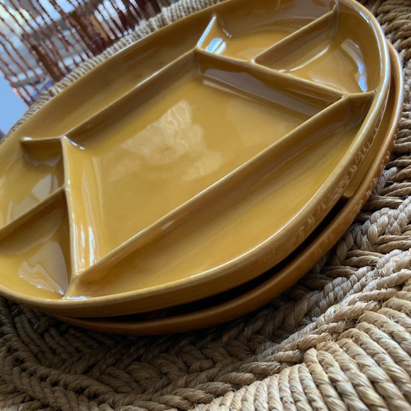 Set of 2 Ceramic Divided Plates - Picture 4 of 9